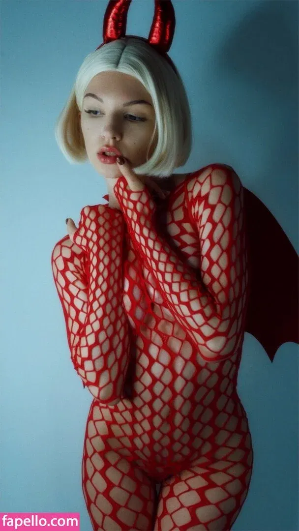 SOLYASMR / Soly ASMR / soly.asmr / solyyy.asmr Onlyfans Photo Gallery 