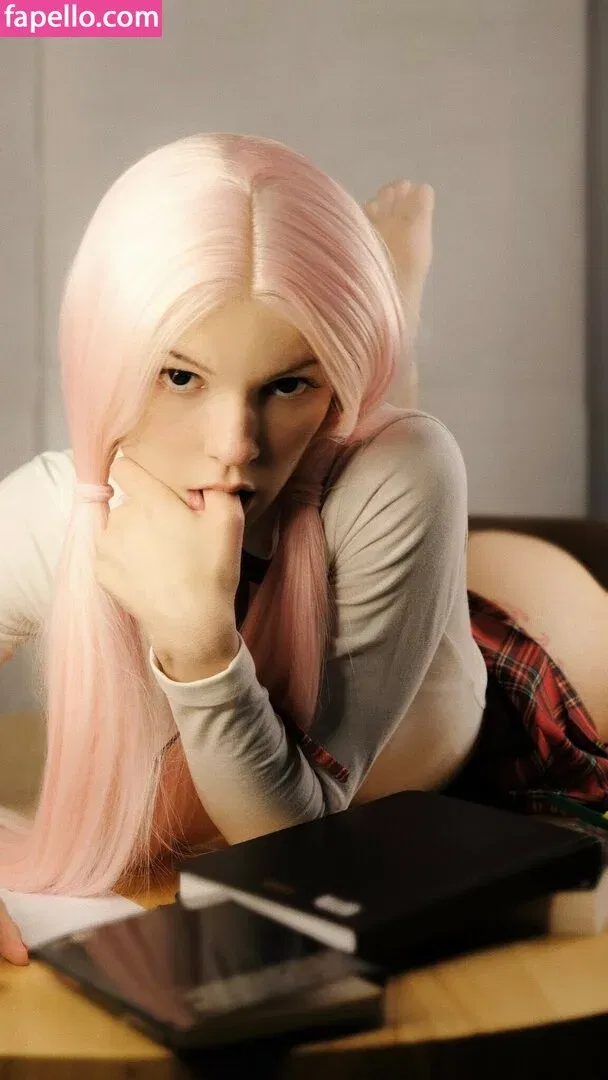 SOLYASMR / Soly ASMR / soly.asmr / solyyy.asmr Onlyfans Photo Gallery 