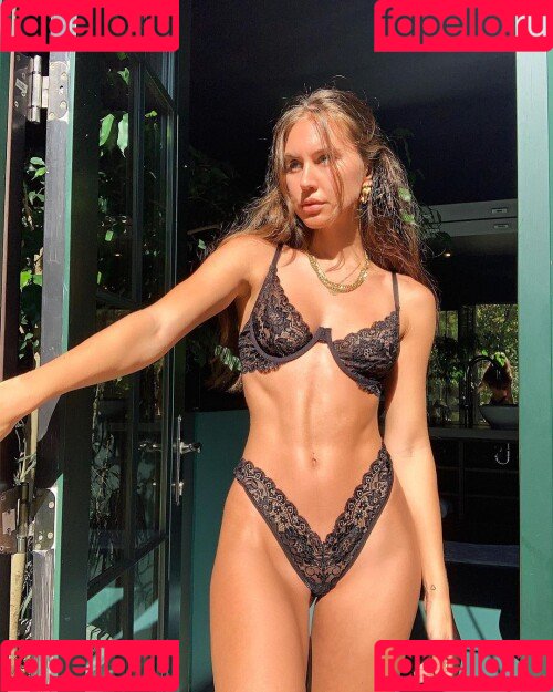 Brit Manuela Onlyfans Photo Gallery 