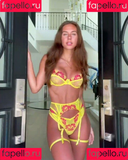 Brit Manuela Onlyfans Photo Gallery 