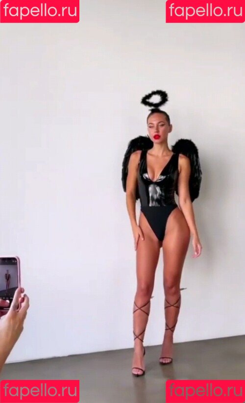 Brit Manuela Onlyfans Photo Gallery 