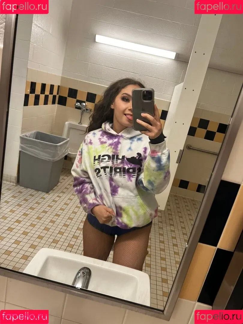 Skye Blue / Skye Dolecki / SkyeBluewrestling / Skyebyee / skye_dolecki / skyeblue_wrestling Onlyfans Photo Gallery 