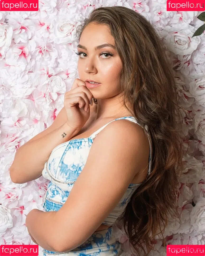 Skye Blue / Skye Dolecki / SkyeBluewrestling / Skyebyee / skye_dolecki / skyeblue_wrestling Onlyfans Photo Gallery 