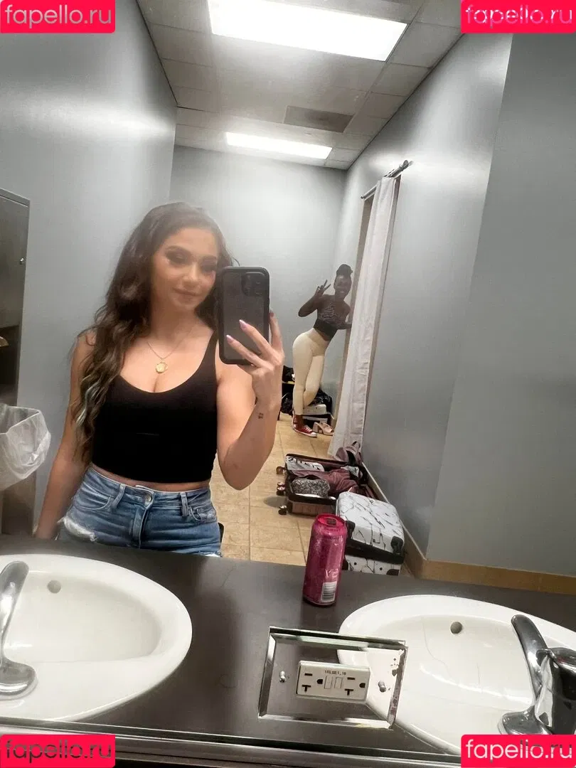 Skye Blue / Skye Dolecki / SkyeBluewrestling / Skyebyee / skye_dolecki / skyeblue_wrestling Onlyfans Photo Gallery 