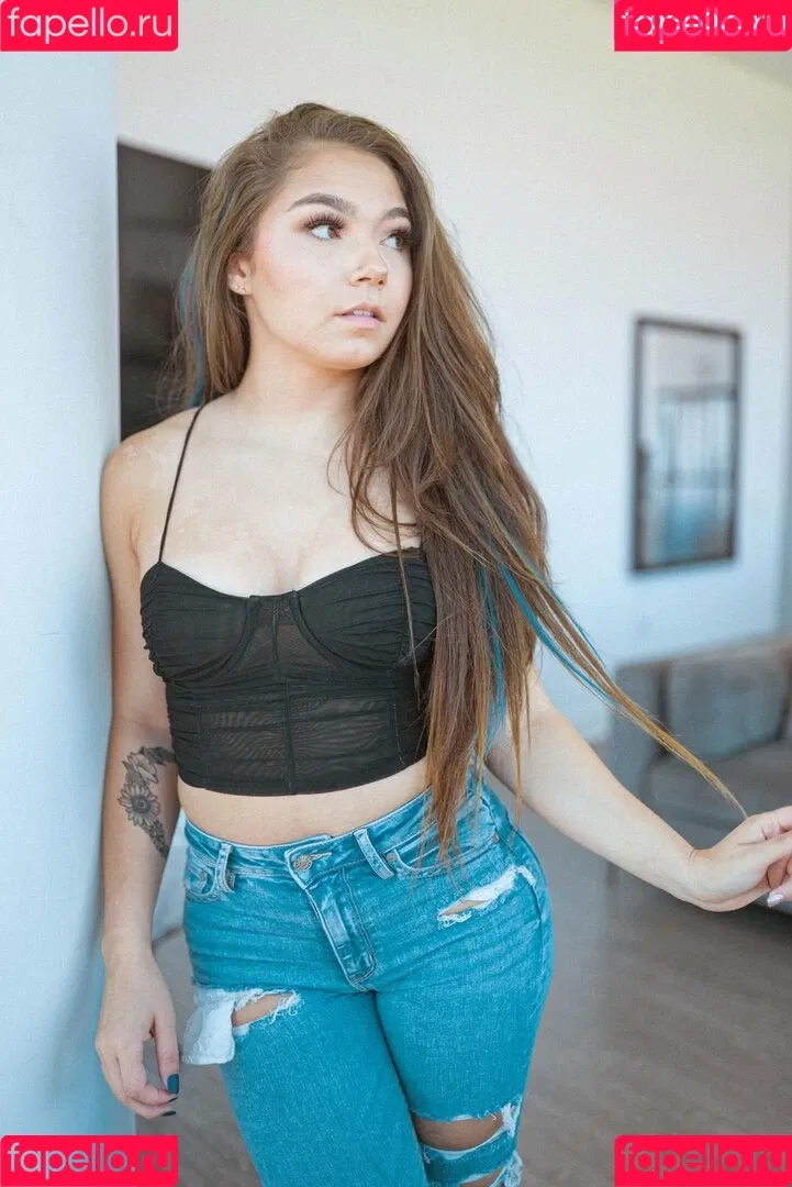 Skye Blue / Skye Dolecki / SkyeBluewrestling / Skyebyee / skye_dolecki / skyeblue_wrestling Onlyfans Photo Gallery 