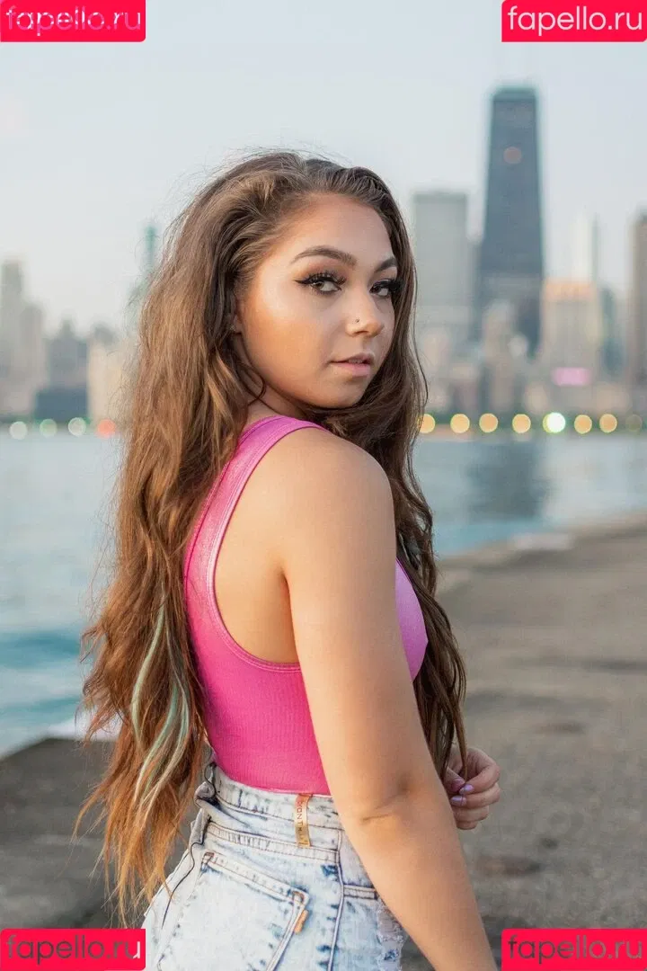 Skye Blue / Skye Dolecki / SkyeBluewrestling / Skyebyee / skye_dolecki / skyeblue_wrestling Onlyfans Photo Gallery 