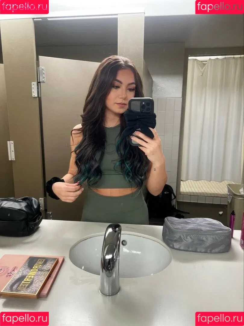 Skye Blue / Skye Dolecki / SkyeBluewrestling / Skyebyee / skye_dolecki / skyeblue_wrestling Onlyfans Photo Gallery 