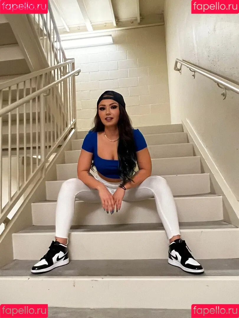Skye Blue / Skye Dolecki / SkyeBluewrestling / Skyebyee / skye_dolecki / skyeblue_wrestling Onlyfans Photo Gallery 