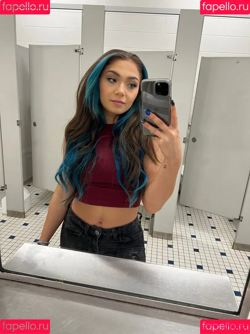 Skye Blue / Skye Dolecki / SkyeBluewrestling / Skyebyee / skye_dolecki / skyeblue_wrestling Onlyfans Photo Gallery 