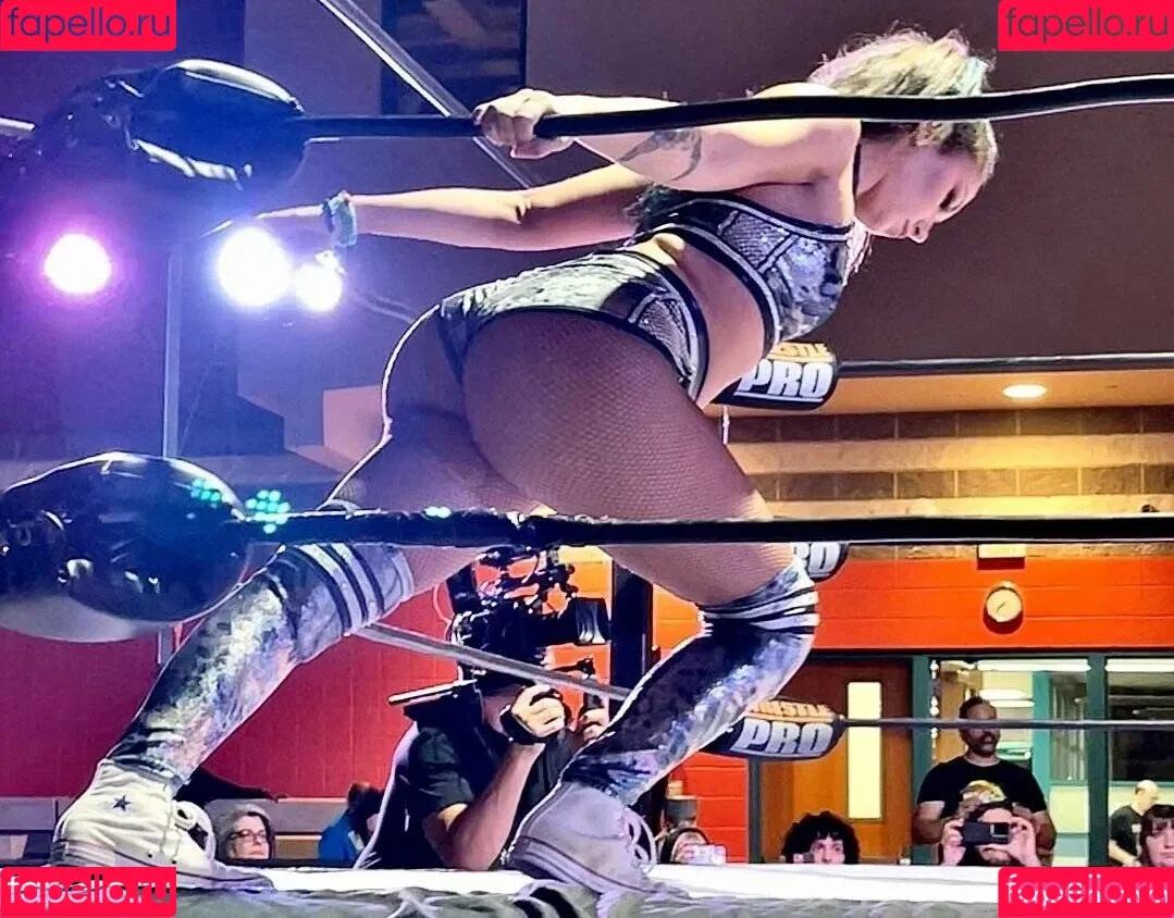 Skye Blue / Skye Dolecki / SkyeBluewrestling / Skyebyee / skye_dolecki / skyeblue_wrestling Onlyfans Photo Gallery 