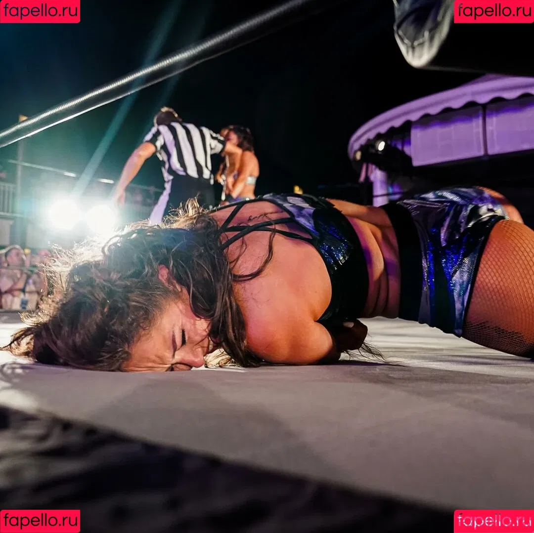 Skye Blue / Skye Dolecki / SkyeBluewrestling / Skyebyee / skye_dolecki / skyeblue_wrestling Onlyfans Photo Gallery 