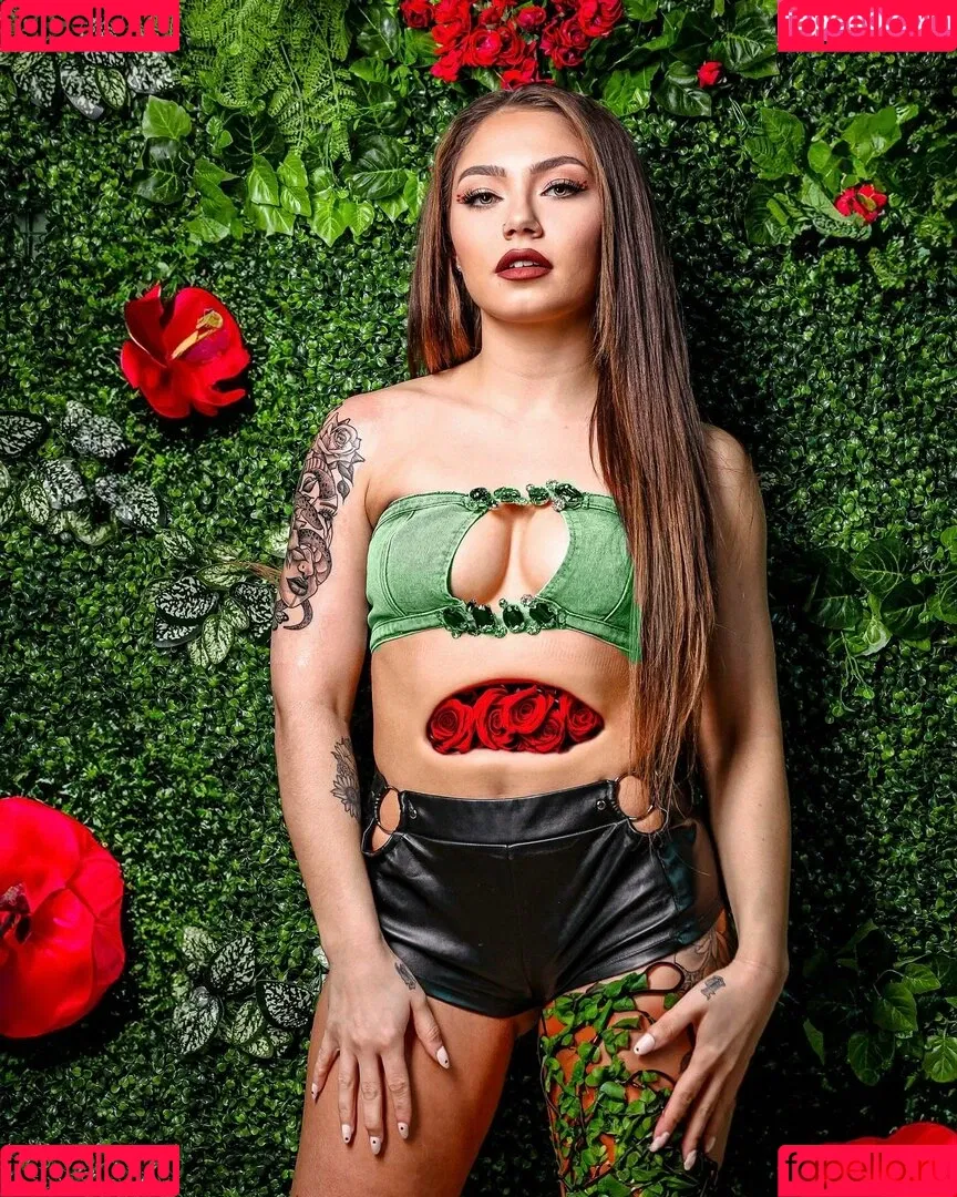 Skye Blue / Skye Dolecki / SkyeBluewrestling / Skyebyee / skye_dolecki / skyeblue_wrestling Onlyfans Photo Gallery 