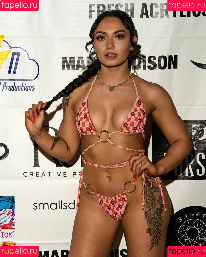 Skye Blue / Skye Dolecki / SkyeBluewrestling / Skyebyee / skye_dolecki / skyeblue_wrestling Onlyfans Photo Gallery 