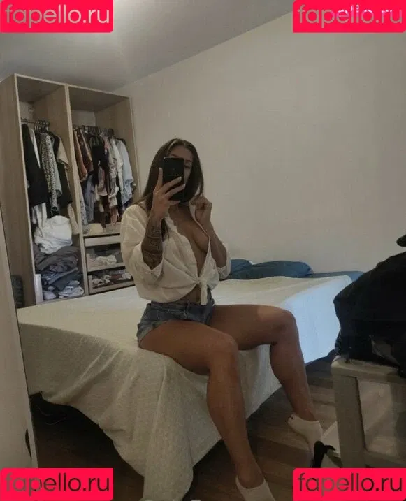 Auxane Micheneau / auxane.micheneau Onlyfans Photo Gallery 