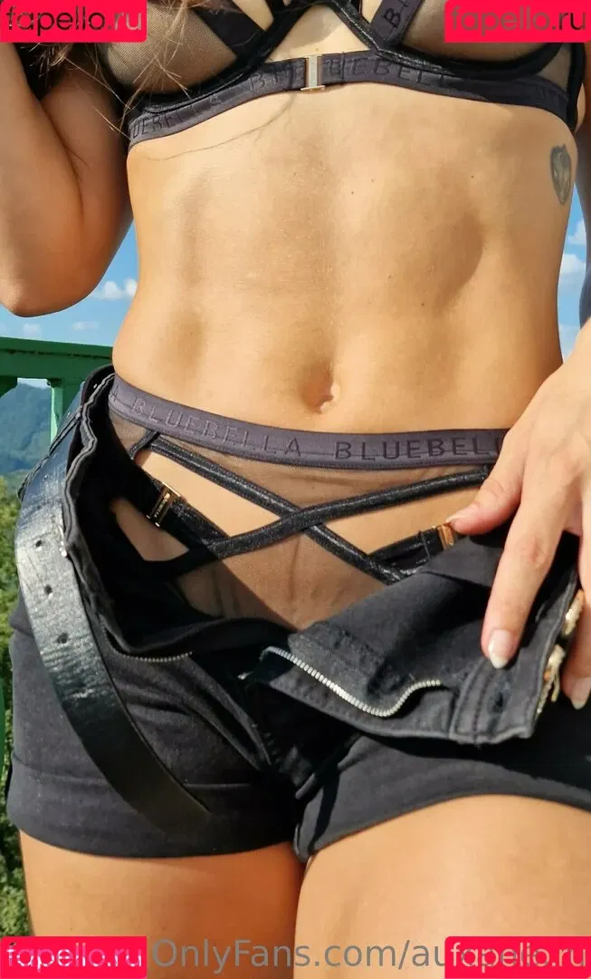 Auxane Micheneau / auxane.micheneau Onlyfans Photo Gallery 