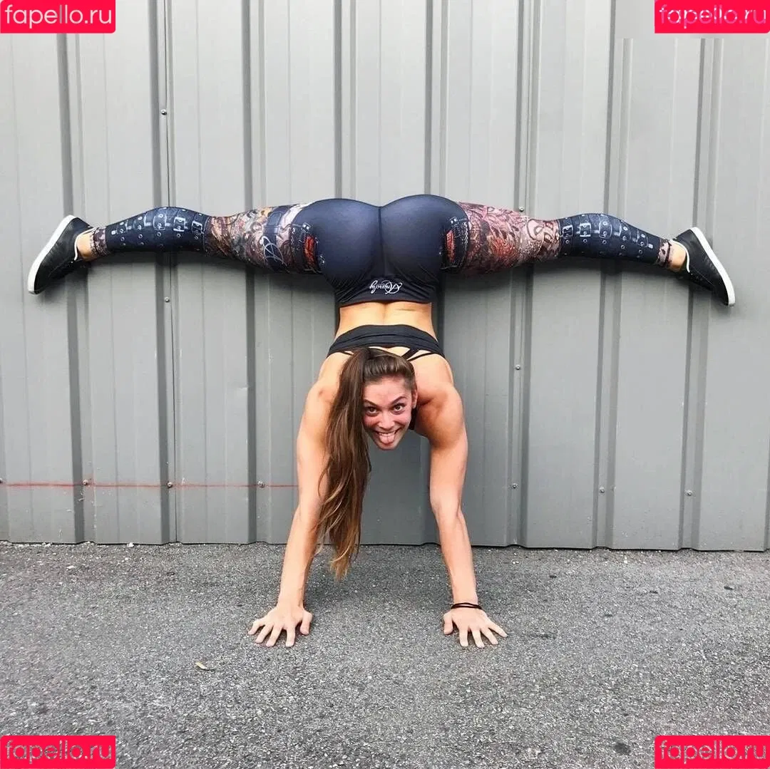 Auxane Micheneau / auxane.micheneau Onlyfans Photo Gallery 