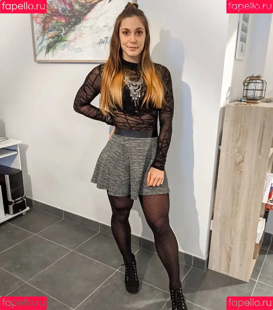 Auxane Micheneau / auxane.micheneau Onlyfans Photo Gallery 