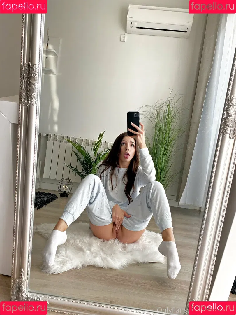 Bee.elina / Elibee / Elina / Elina_bee20 / elinabee Onlyfans Photo Gallery 