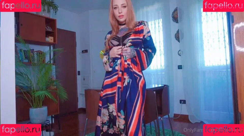 Janesinner / Yanasinner Onlyfans Photo Gallery 