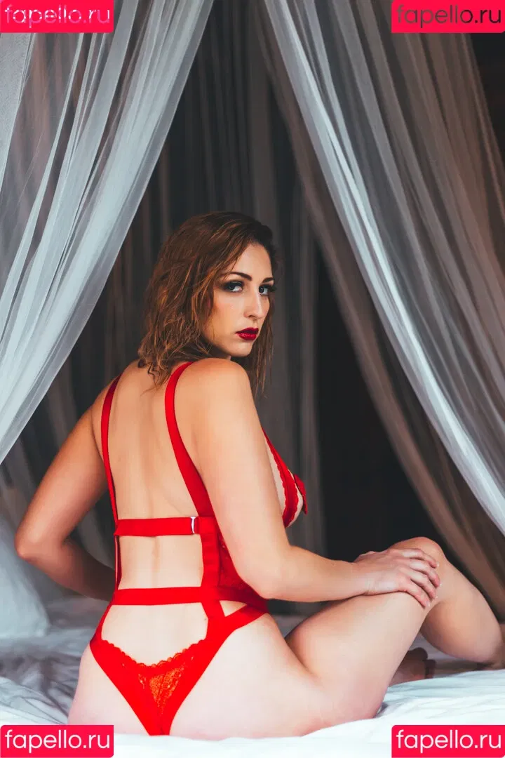 Carlotta Champagne / carlottachampagne / thecarlotta Onlyfans Photo Gallery 