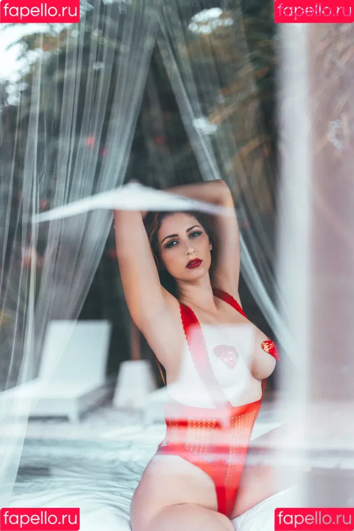 Carlotta Champagne / carlottachampagne / thecarlotta Onlyfans Photo Gallery 