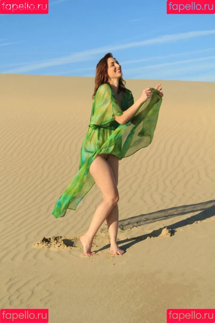Carlotta Champagne / carlottachampagne / thecarlotta Onlyfans Photo Gallery 