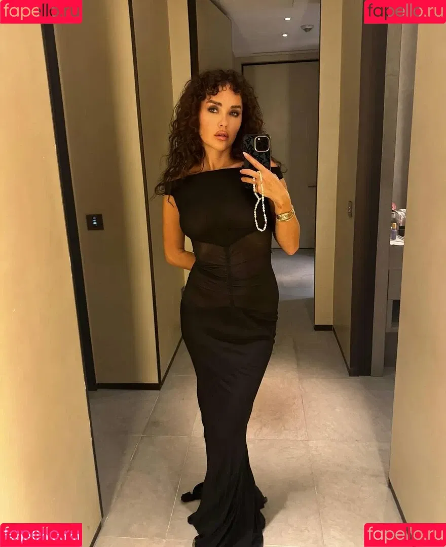 Elena Ora / elenaora Onlyfans Photo Gallery 