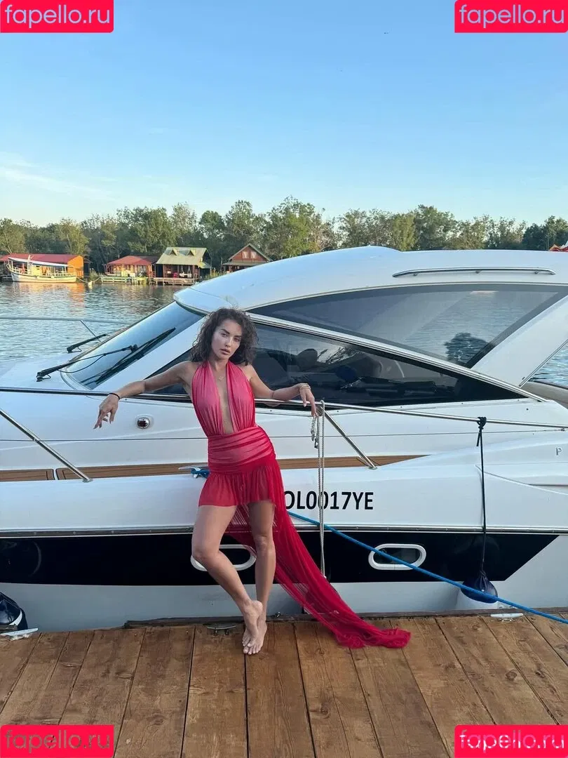 Elena Ora / elenaora Onlyfans Photo Gallery 