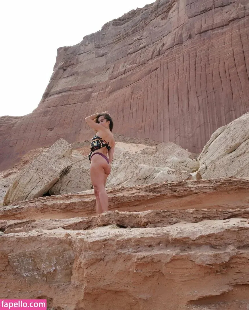 Elena Ora / elenaora Onlyfans Photo Gallery 