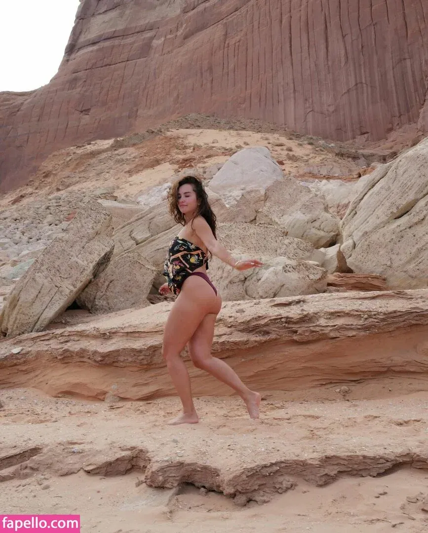 Elena Ora / elenaora Onlyfans Photo Gallery 