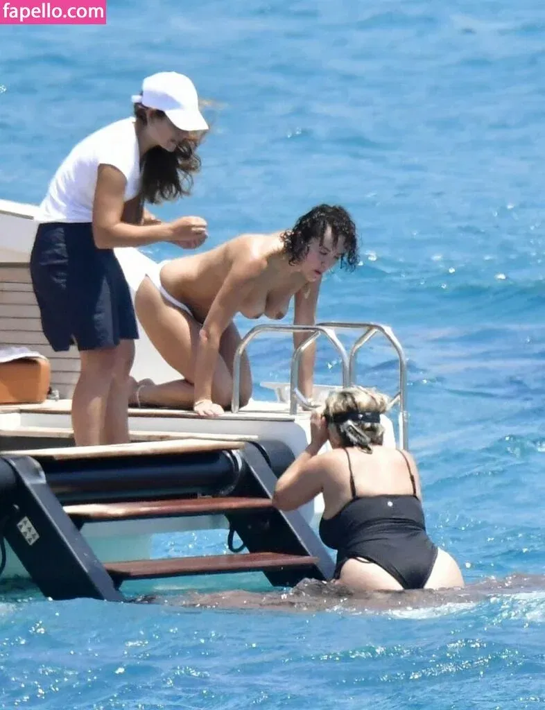 Elena Ora / elenaora Onlyfans Photo Gallery 