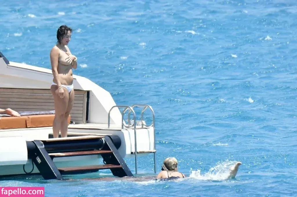 Elena Ora / elenaora Onlyfans Photo Gallery 