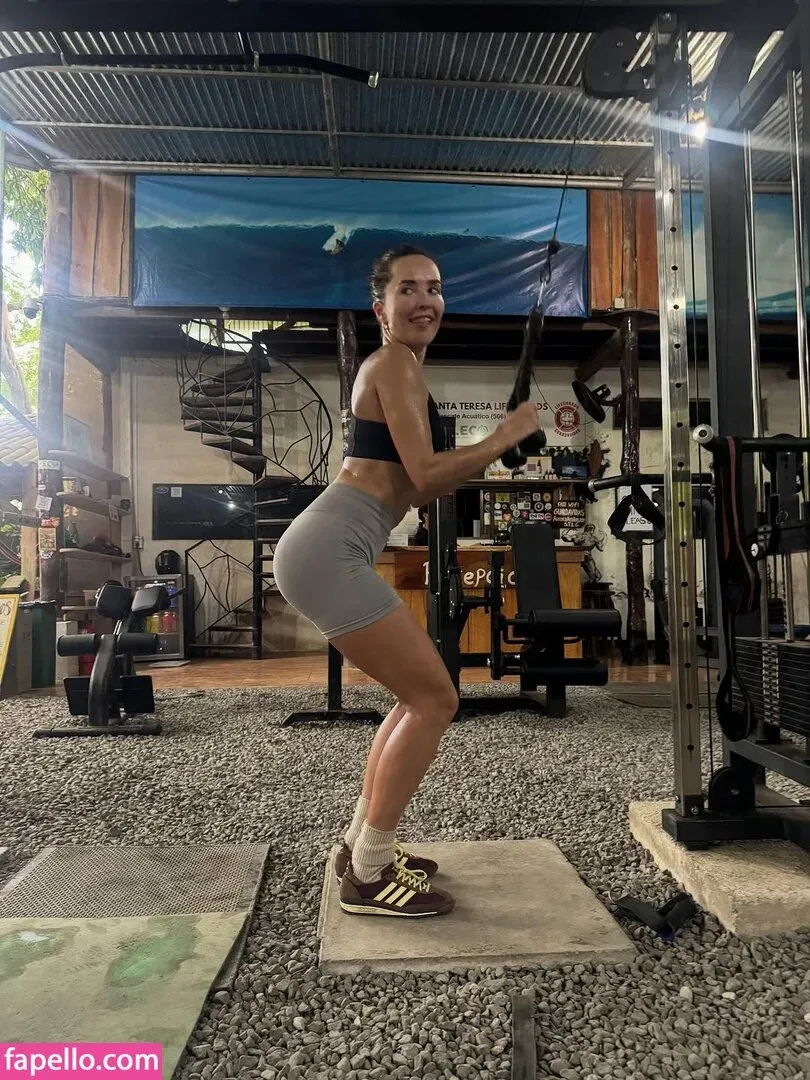 Elena Ora / elenaora Onlyfans Photo Gallery 