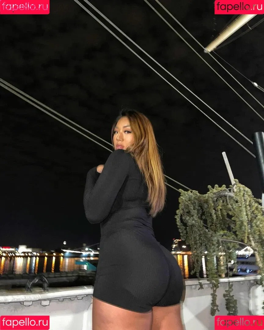 Kimberly Nguyen / amasiankim / kimmyyyn Onlyfans Photo Gallery 