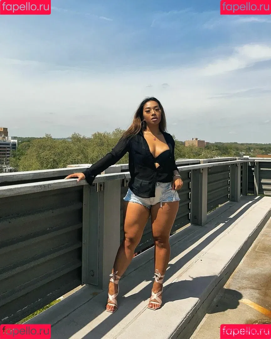 Kimberly Nguyen / amasiankim / kimmyyyn Onlyfans Photo Gallery 