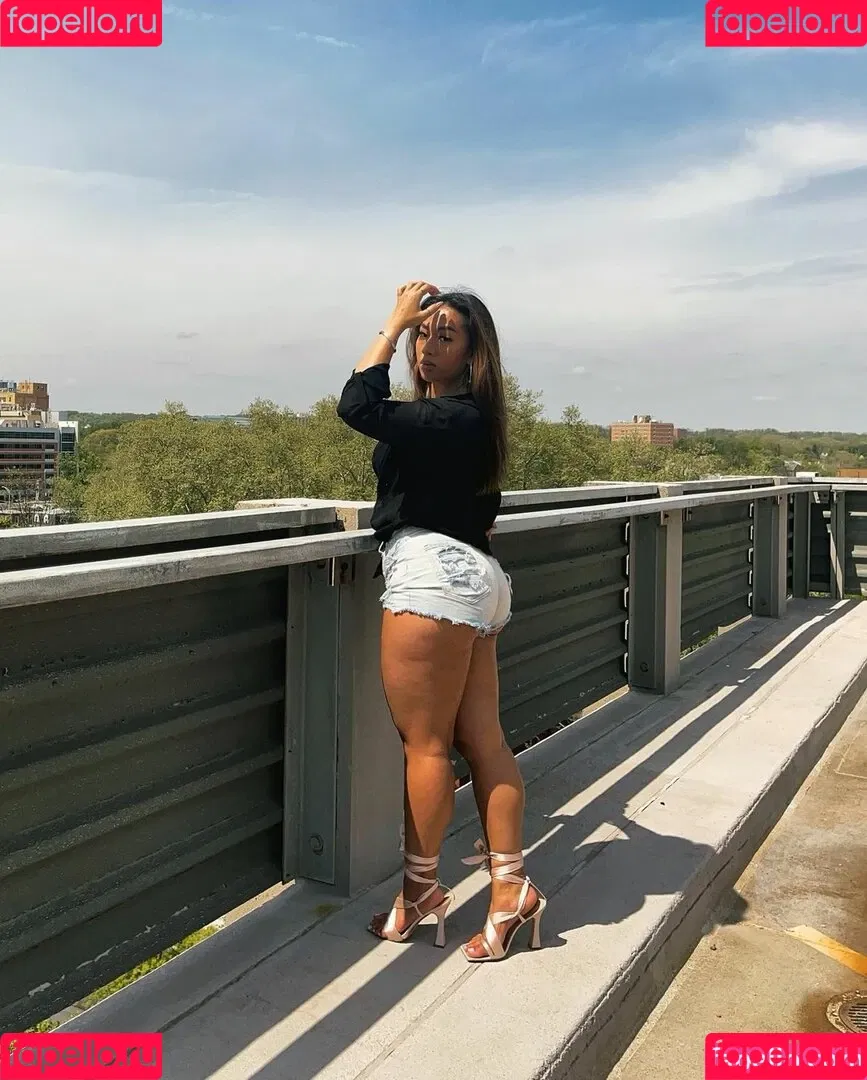 Kimberly Nguyen / amasiankim / kimmyyyn Onlyfans Photo Gallery 