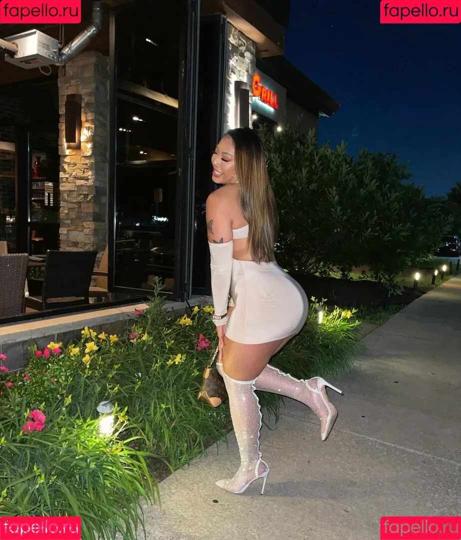 Kimberly Nguyen / amasiankim / kimmyyyn Onlyfans Photo Gallery 