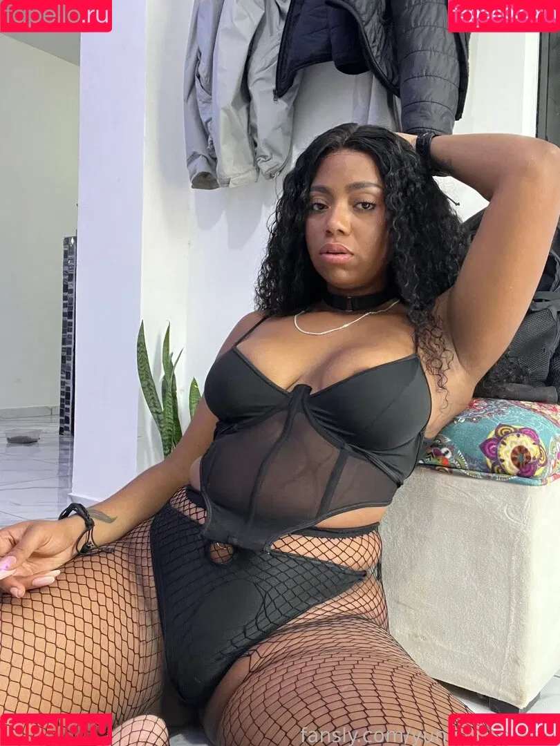 yunichocolatte / yuniyummi Onlyfans Photo Gallery 