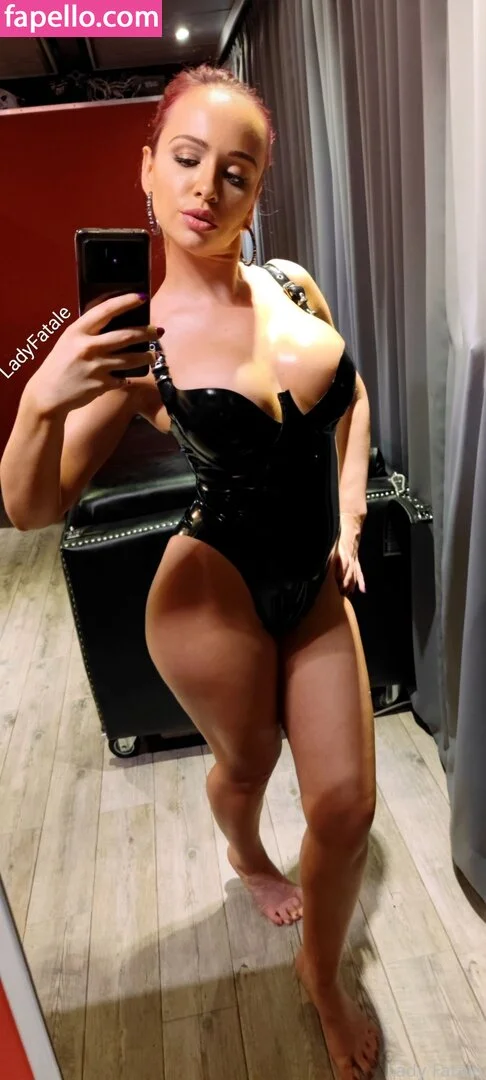 ladyfatale / mrsladyfatale Onlyfans Photo Gallery 