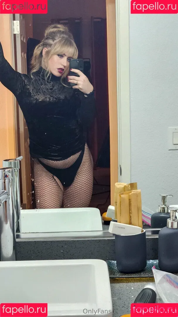 meddleblooms / minnablooms Onlyfans Photo Gallery 