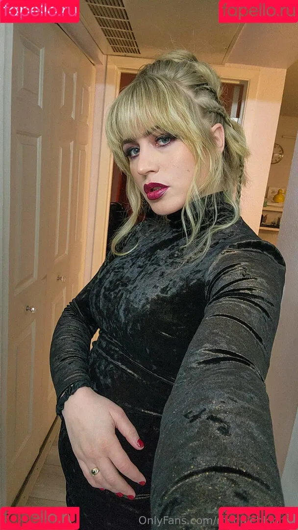 meddleblooms / minnablooms Onlyfans Photo Gallery 