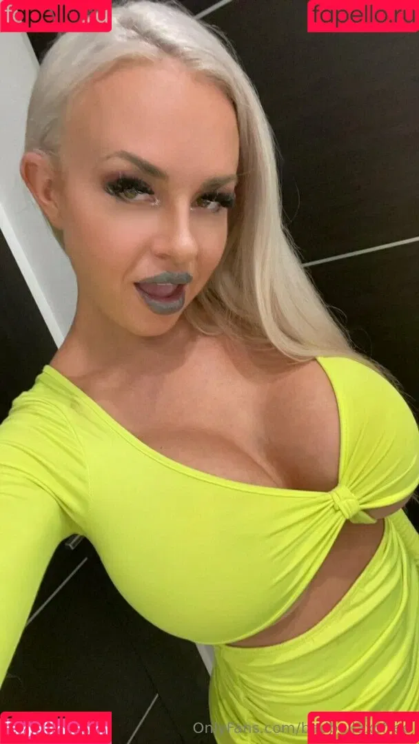 badbellaxo / badbellaxofree Onlyfans Photo Gallery 