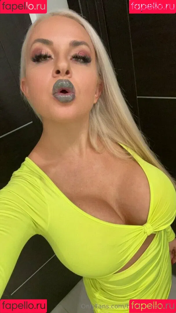 badbellaxo / badbellaxofree Onlyfans Photo Gallery 