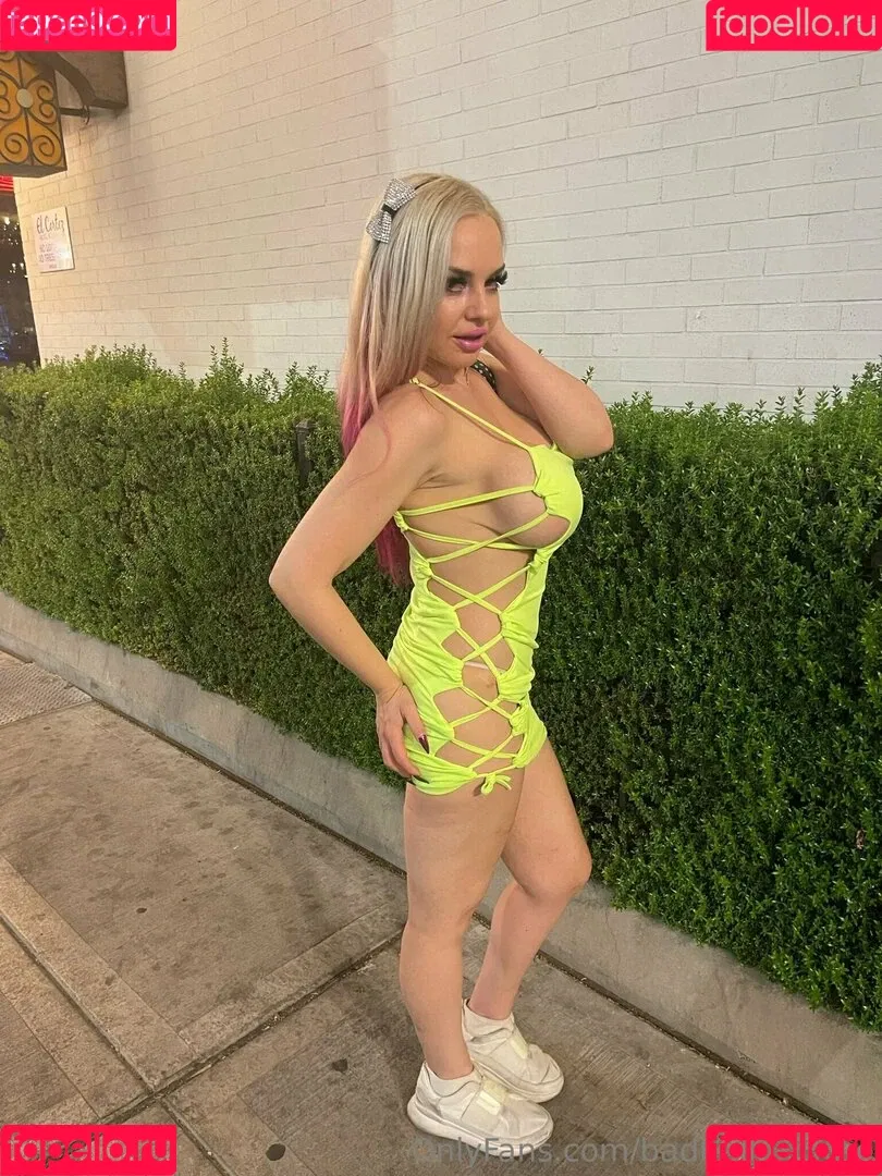badbellaxo / badbellaxofree Onlyfans Photo Gallery 