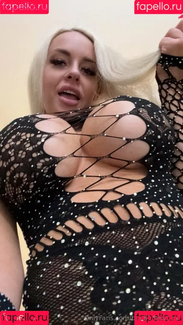 badbellaxo / badbellaxofree Onlyfans Photo Gallery 