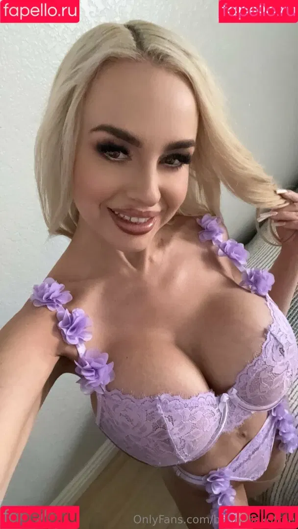 badbellaxo / badbellaxofree Onlyfans Photo Gallery 
