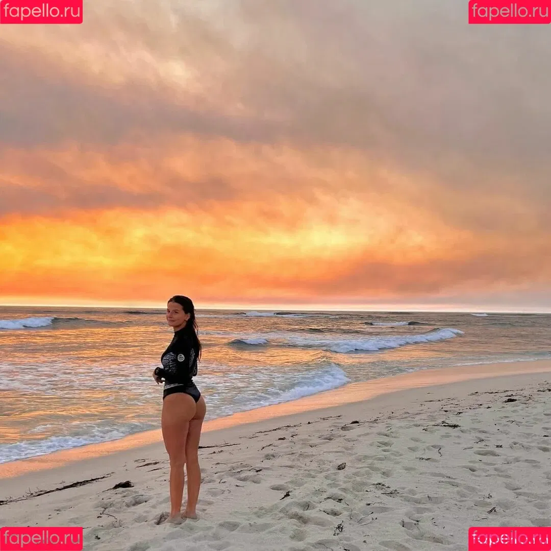 Steph Mandich / shopmononoke / stephmandich Onlyfans Photo Gallery 