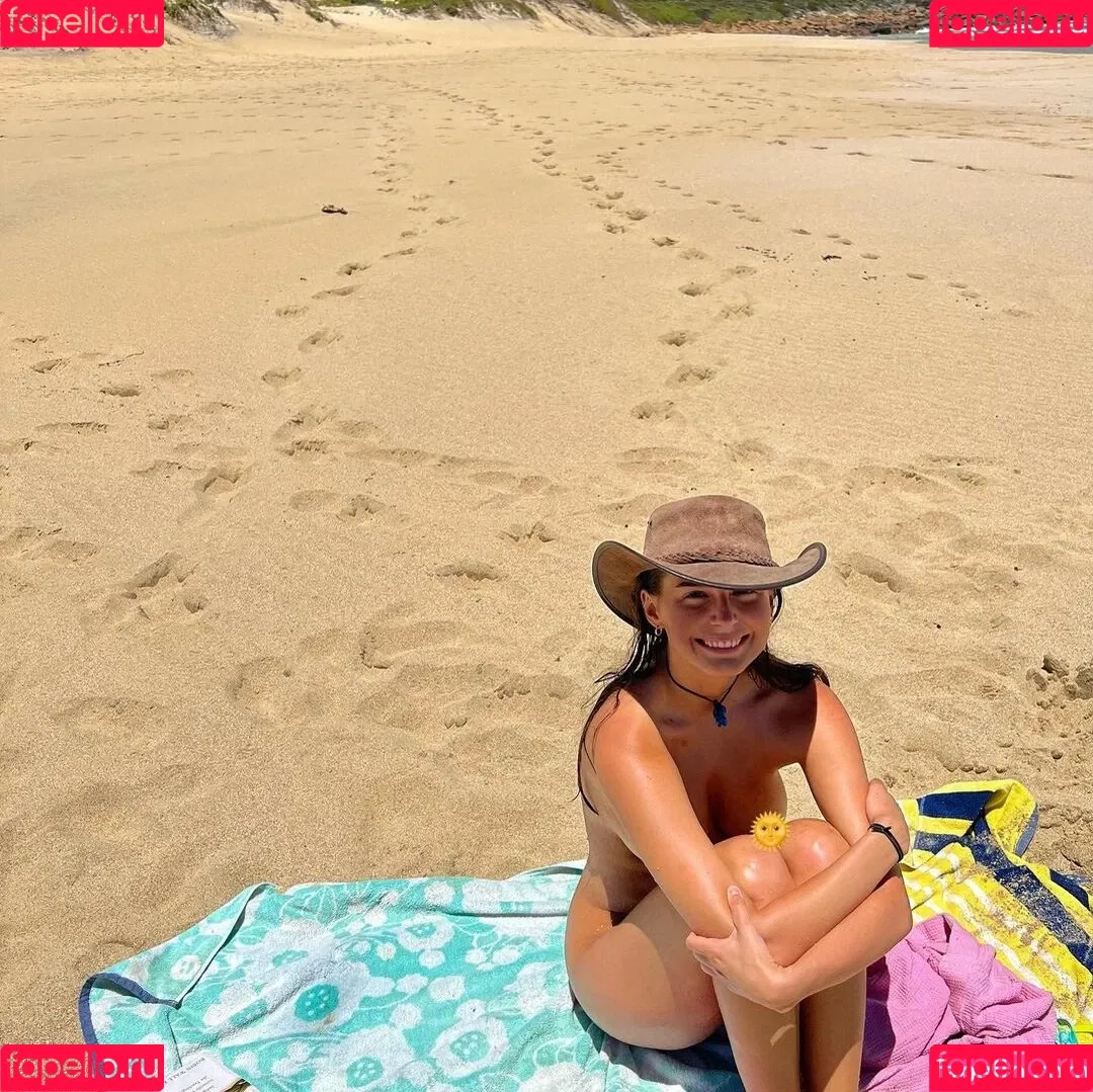 Steph Mandich / shopmononoke / stephmandich Onlyfans Photo Gallery 