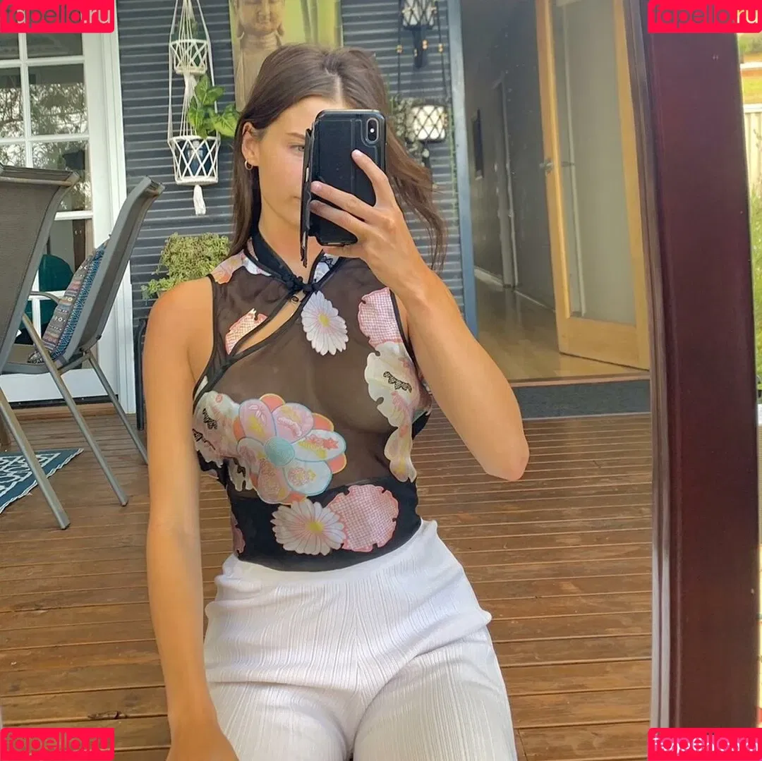 Steph Mandich / shopmononoke / stephmandich Onlyfans Photo Gallery 