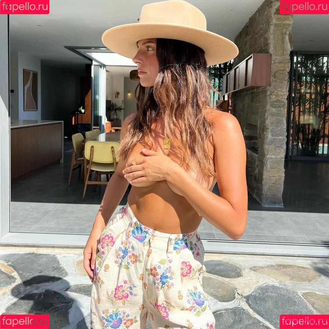 Steph Mandich / shopmononoke / stephmandich Onlyfans Photo Gallery 